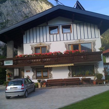 Haus Scholl Bed & Breakfast Nassereith Eksteriør bilde