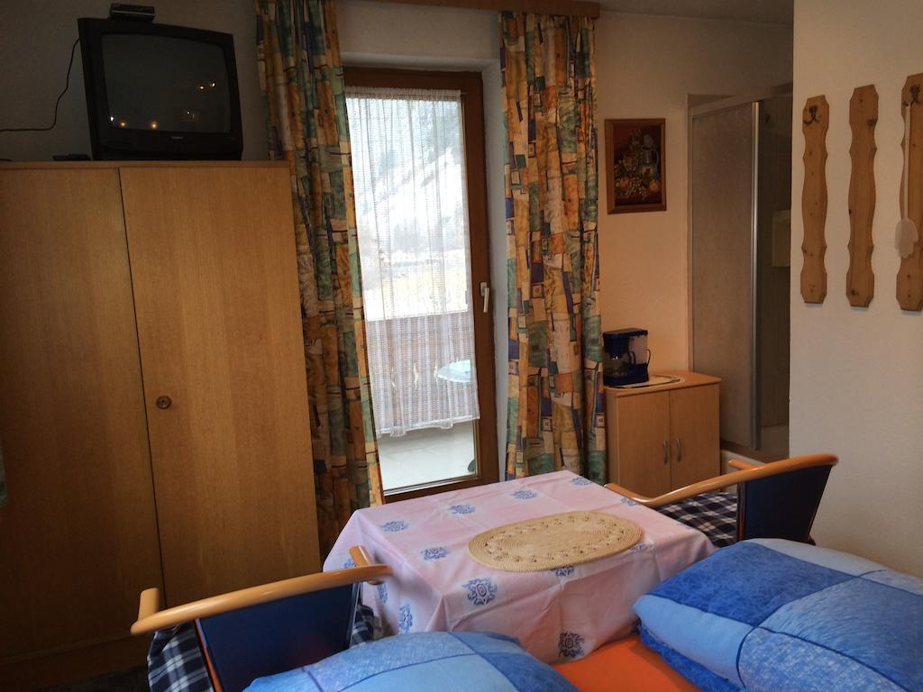 Haus Scholl Bed & Breakfast Nassereith Rom bilde