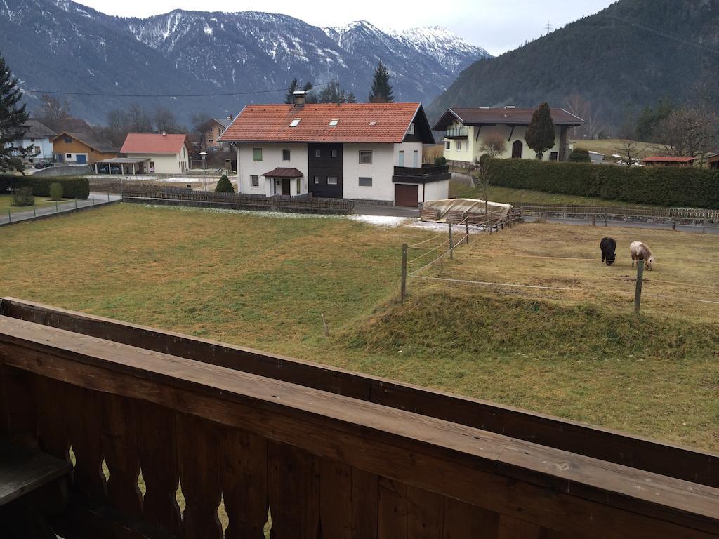 Haus Scholl Bed & Breakfast Nassereith Eksteriør bilde