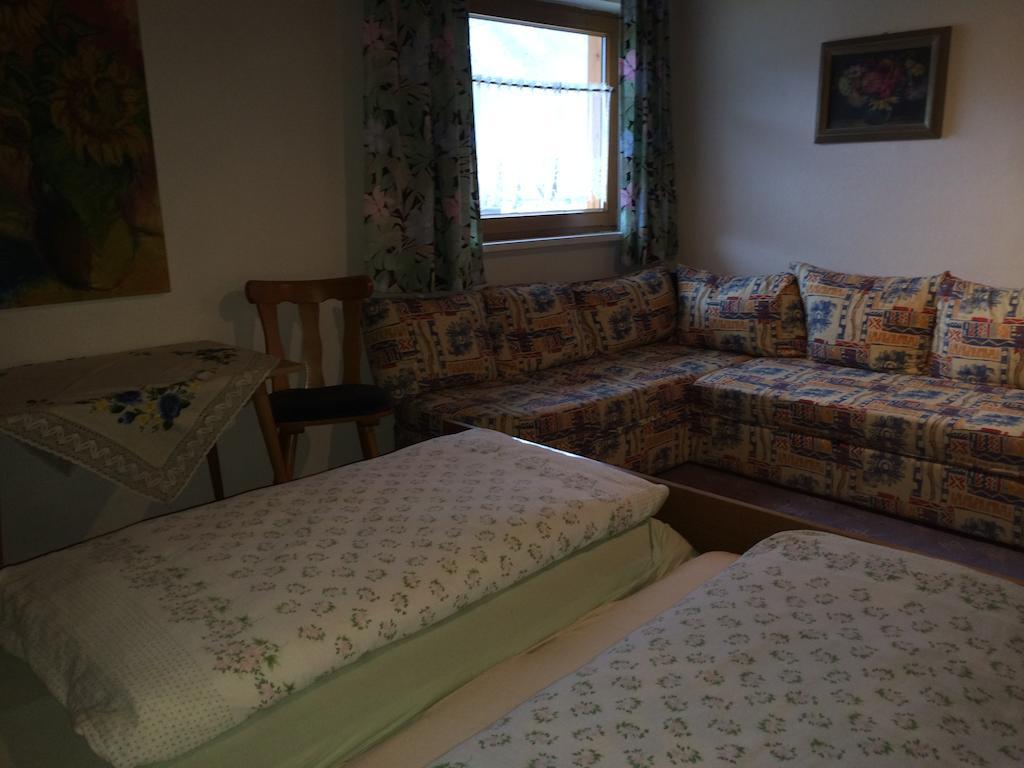 Haus Scholl Bed & Breakfast Nassereith Eksteriør bilde